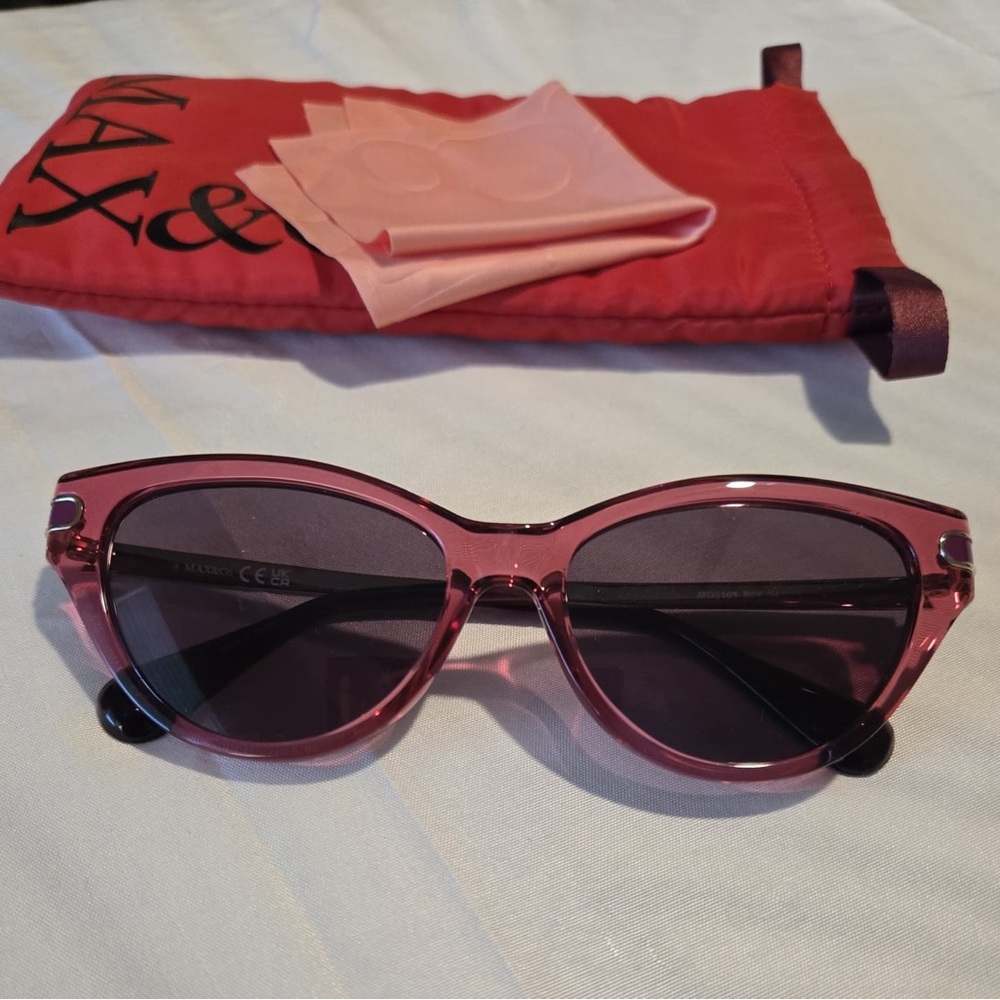 MAX&CO SUNWEAR
MO0101 66Y - SHINY DARK RED / SHINY VIOLET